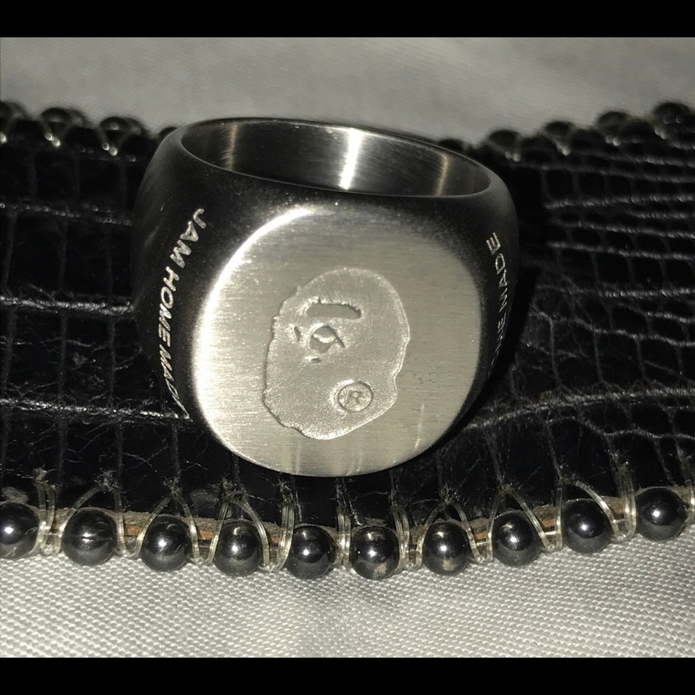 EXCLUSIVE BAPE RING LIMITED AND RARE - Picture 2 of 2